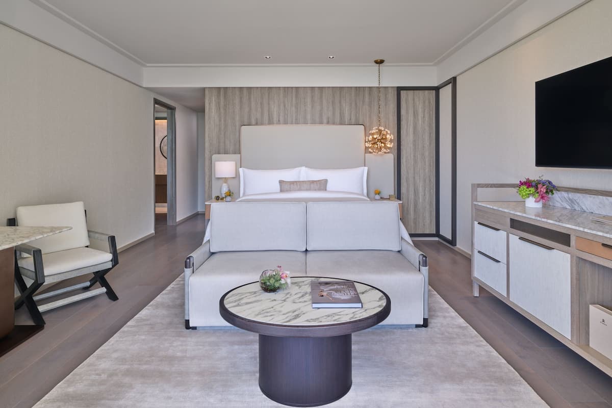 Minibar, caja fuerte, cortinas opacas y Internet