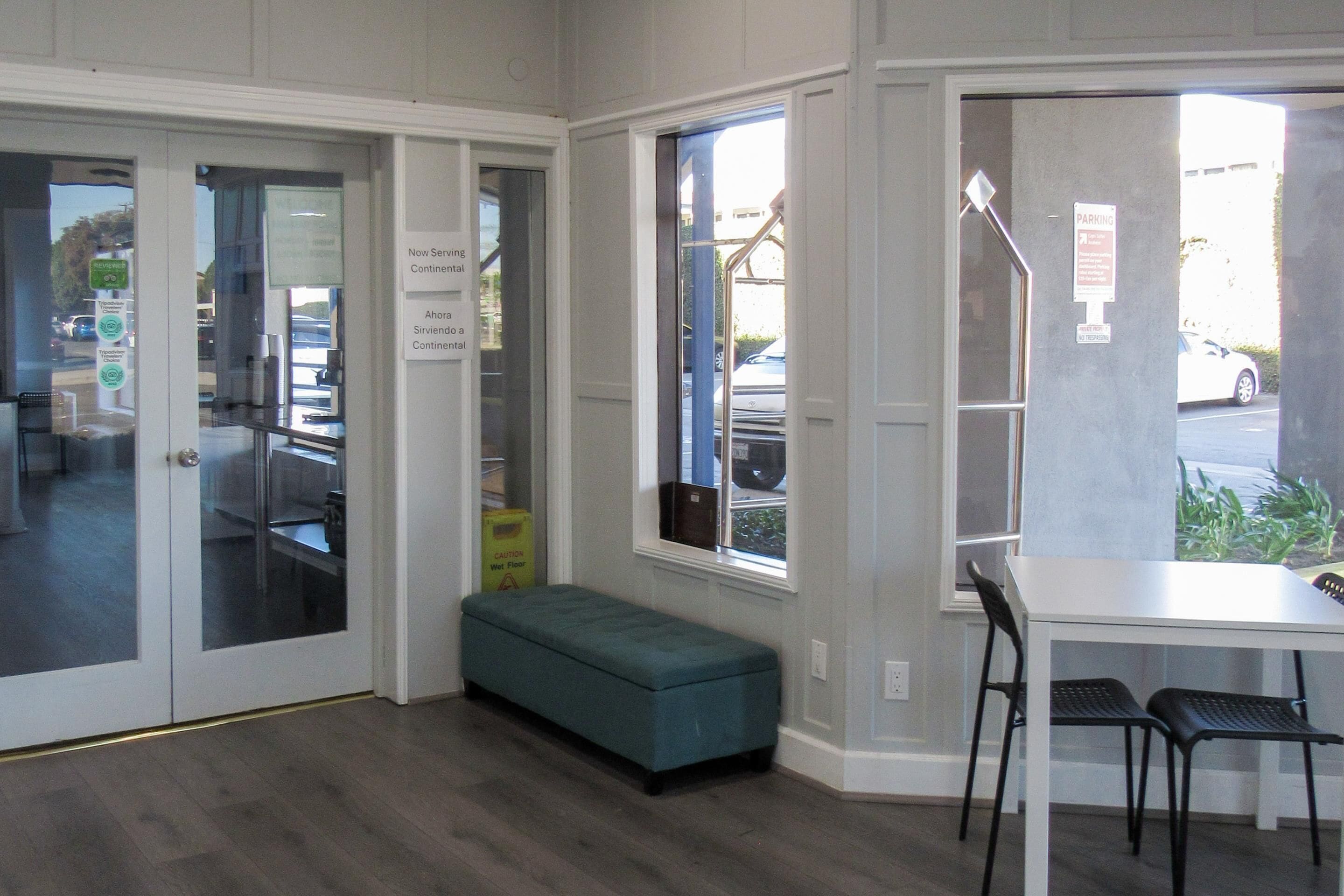 Free daily continental breakfast