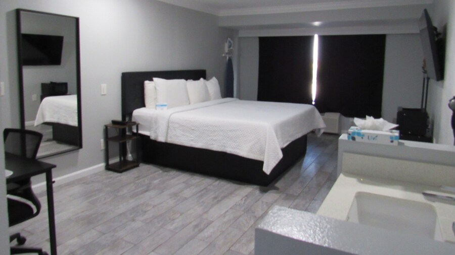 Capri Suites Anaheim