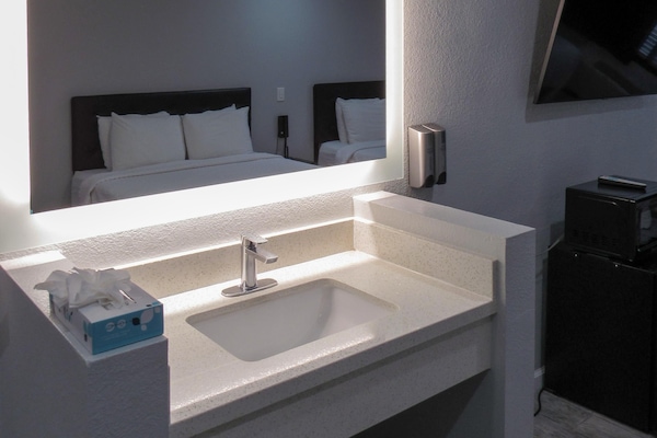 1 yatak odası, masa, ütü/ütü masası, ücretsiz kablosuz İnternet