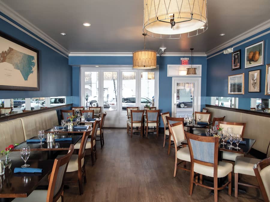 Breakfast, lunch and dinner served