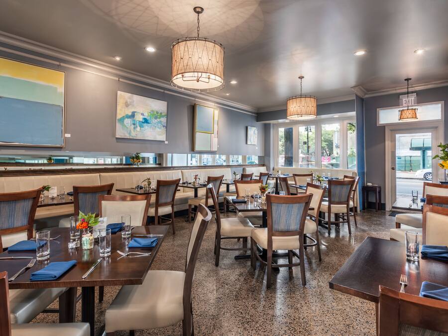 Cooked-to-order breakfast for a fee on weekdays