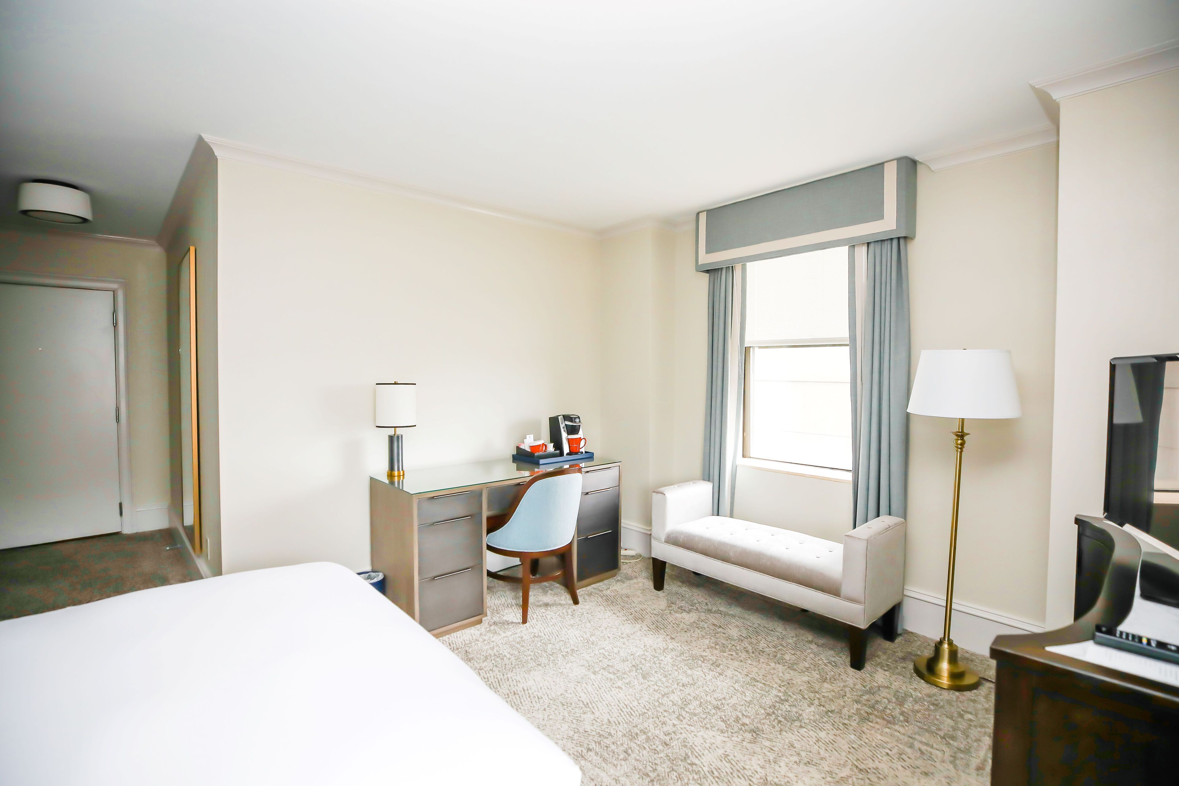 room, 1 queen bed | 1 bedroom, egyptian cotton sheets, premium bedding, desk