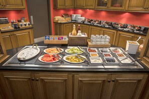 بوفيه فطور يوميًا مقابل رسوم