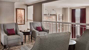 Serves lunch and dinner