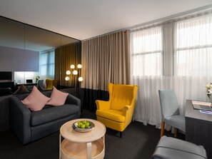 Park Suite | 1 bedroom, premium bedding, in-room safe, individually decorated