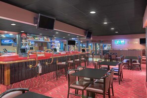 Bar (on property) - Ramada by Wyndham Midtown Grand Island (Grand Island)