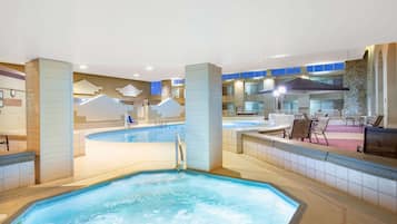 Una piscina techada