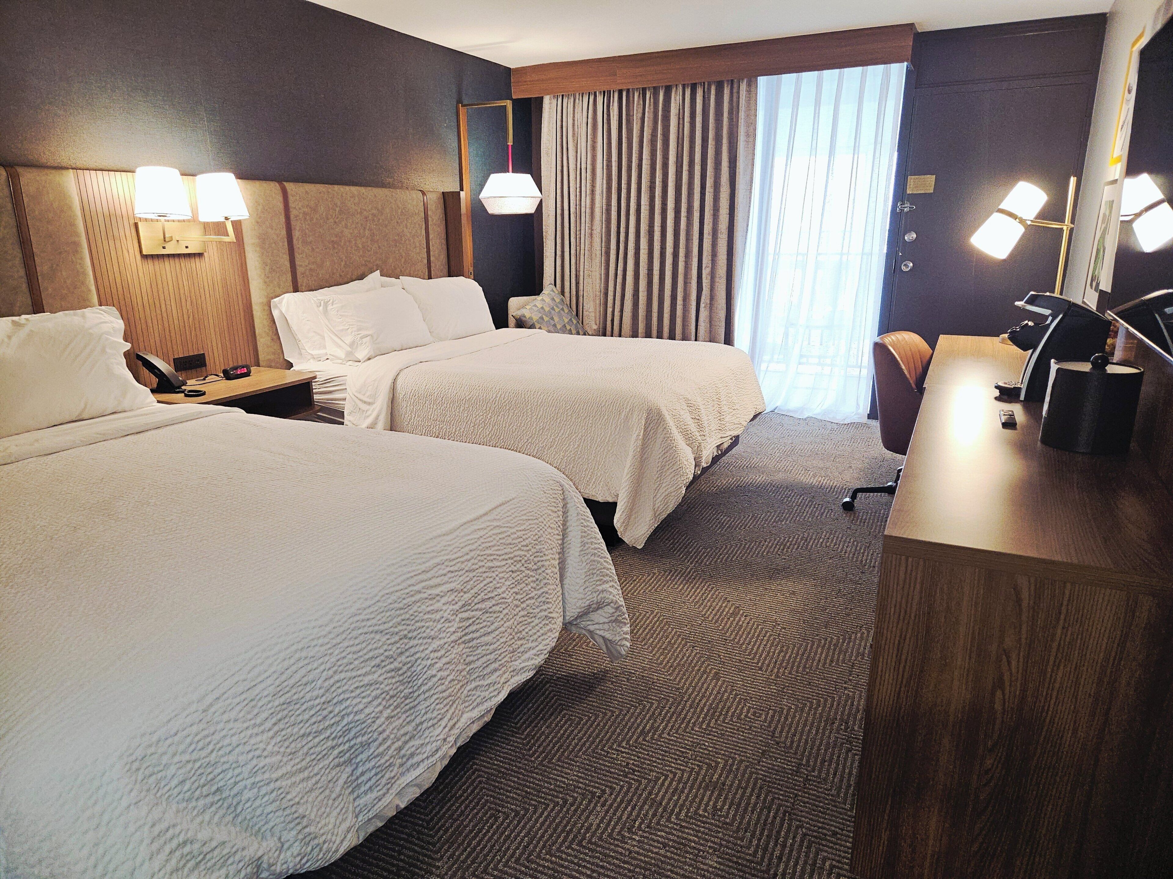 特色家居、办公桌、遮光窗帘、熨斗/熨衣板