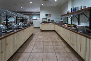 2 restaurants; breakfast, lunch and dinner served  - Holiday Inn Harrisburg - Hershey Area, I-81 by IHG (Grantville)