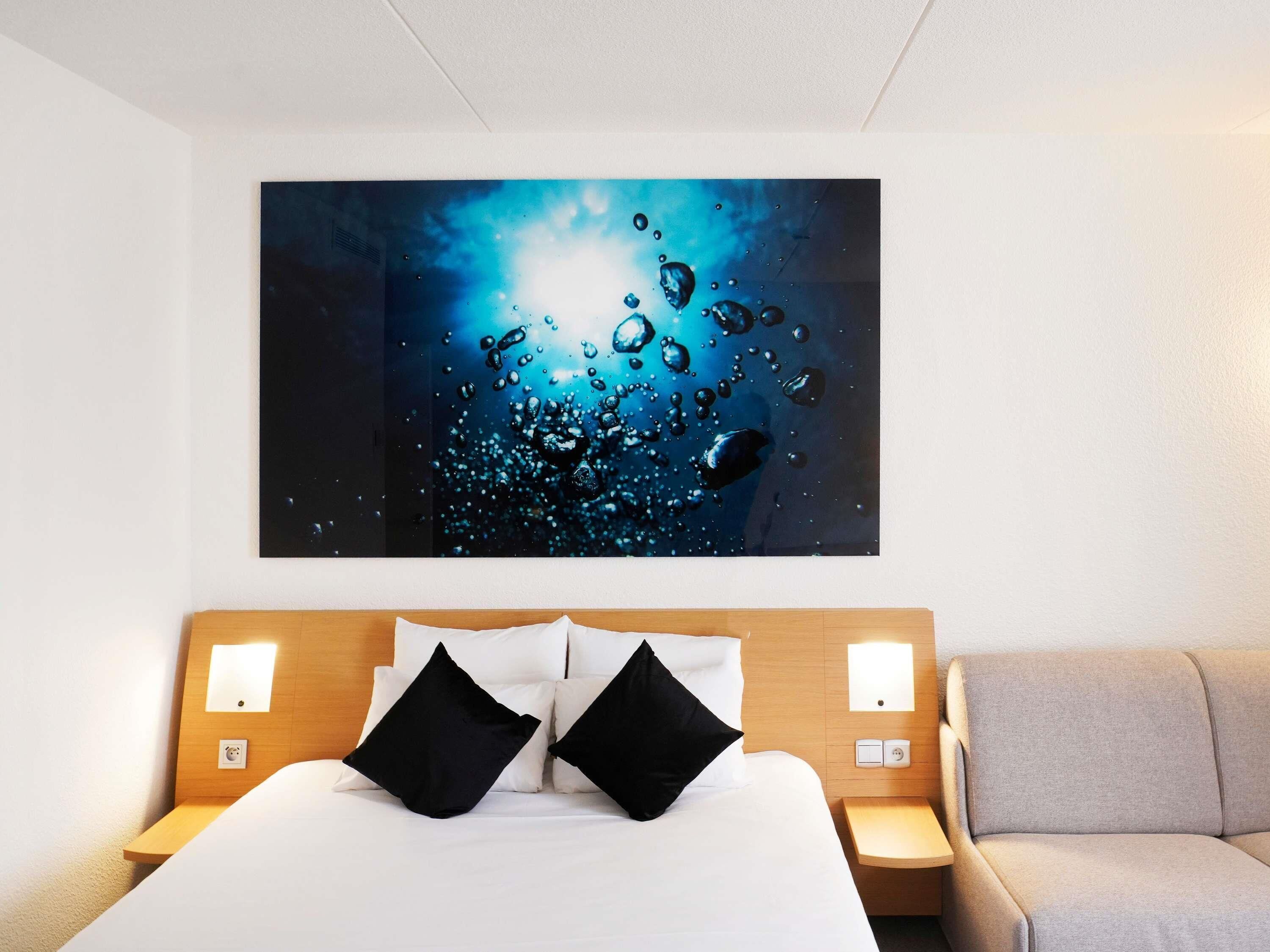 In-room safe, individually furnished, desk, laptop workspace