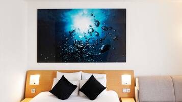 In-room safe, individually furnished, desk, laptop workspace