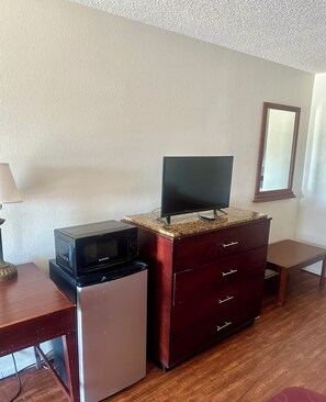 Standard Room, 2 Queen Beds, Non Smoking