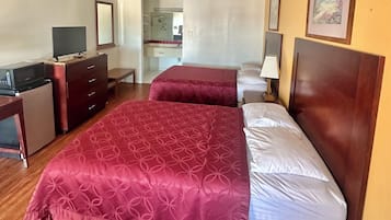 Tabla de planchar con plancha, wifi gratis, ropa de cama y despertador