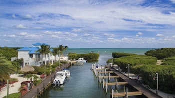 Property grounds at Ocean Pointe Suites at Key Largo
