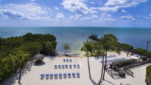 Playa privada y toallas de playa