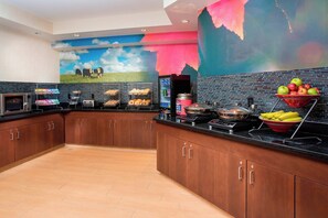 Free daily buffet breakfast