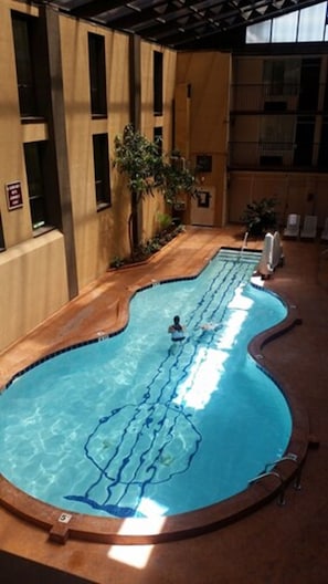 Piscine intérieure