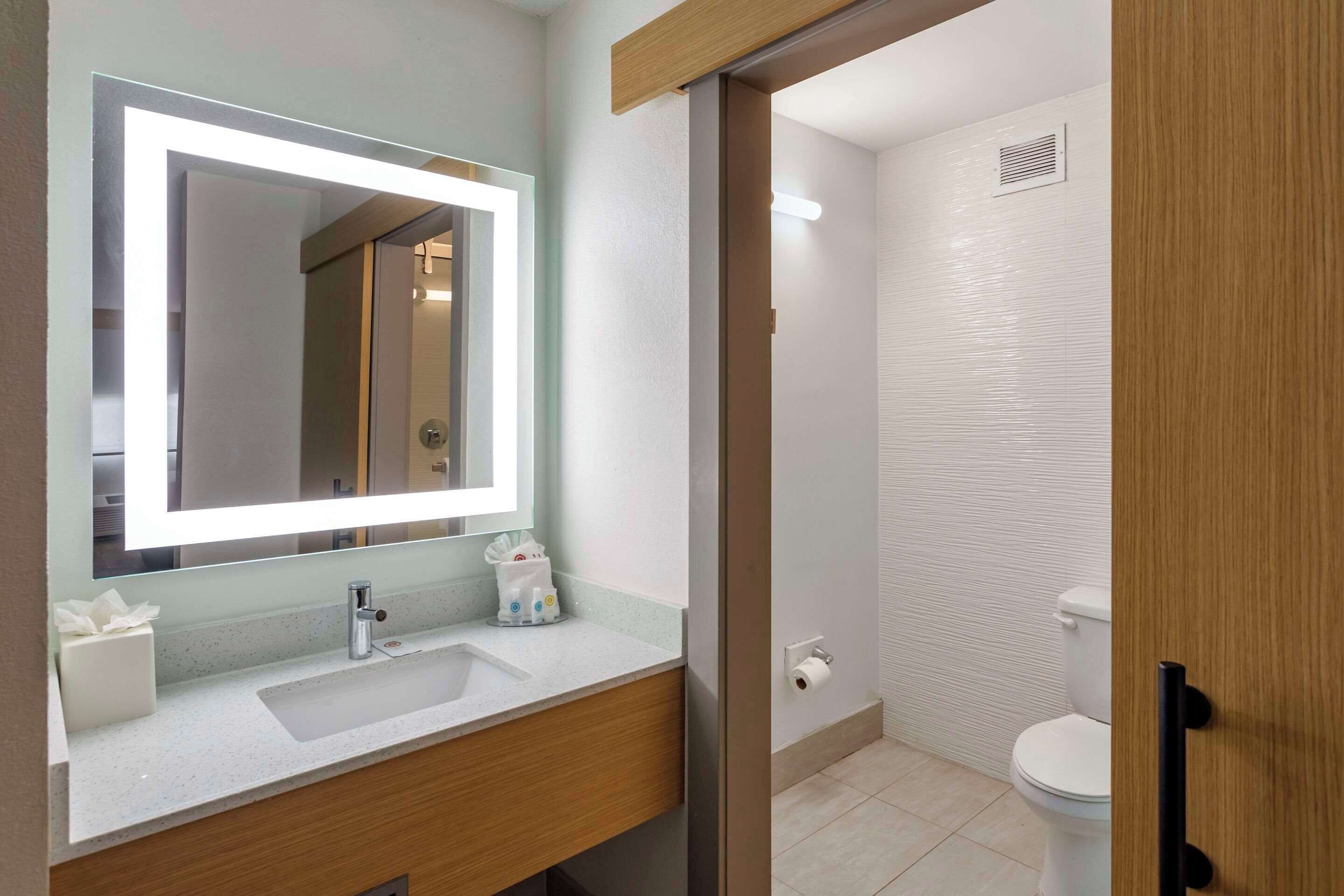 Photo - Comfort Inn & Suites Nashville Downtown - Stadium