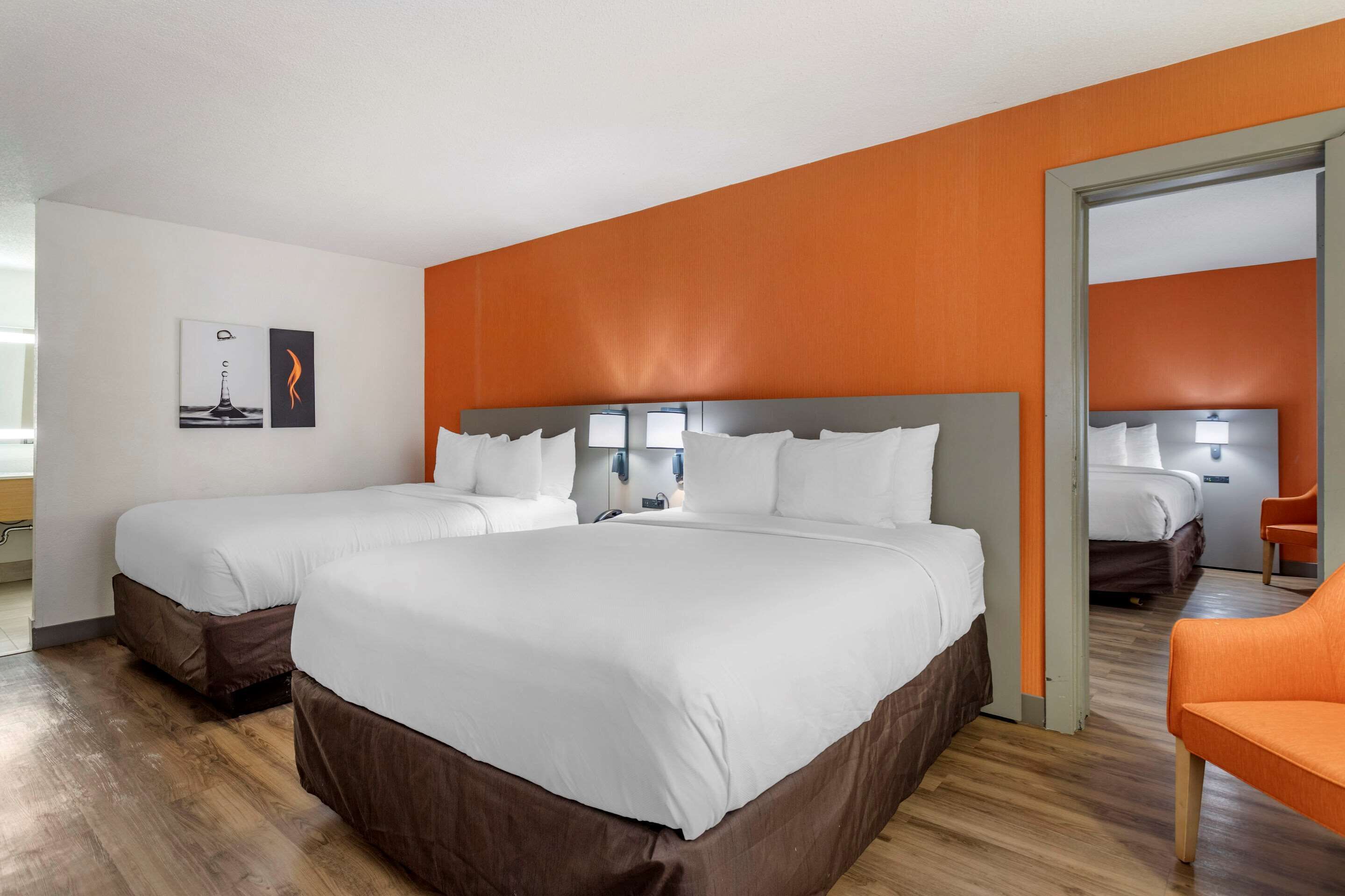 Comfort Inn & Suites Nashville Downtown Stadium in Nashville Find