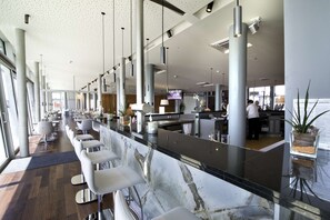 Bar (en el alojamiento)