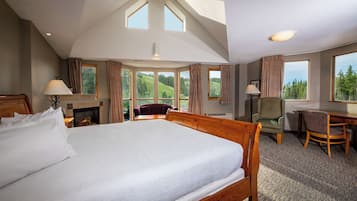 Chambre Deluxe, 1 trĂšs grand lit | Bureau, rideaux occultants, fer et planche Ă  repasser, Wi-Fi gratuit