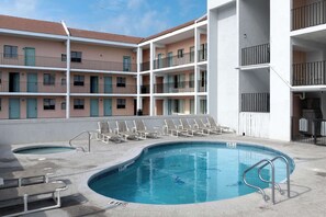 Piscine extérieure