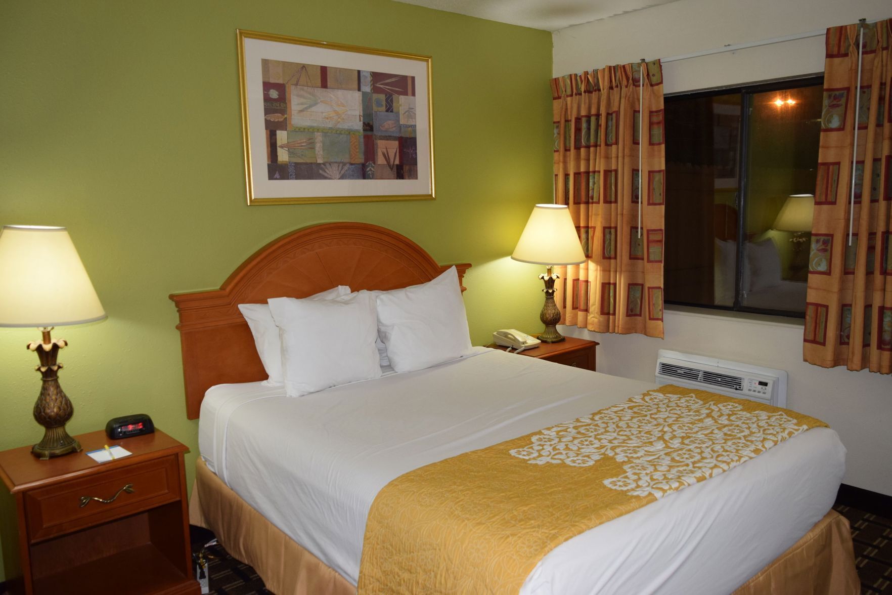 Desk, iron/ironing board, free WiFi, bed sheets
