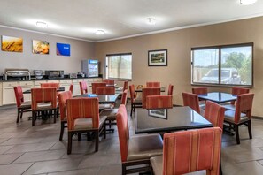 Free daily cooked-to-order breakfast 