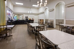 Free daily continental breakfast