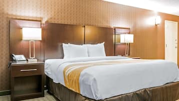 Egyptian cotton sheets, premium bedding, pillowtop beds, desk