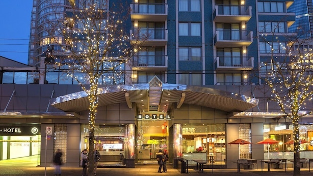 Unclassified image, 1 of 5, button - Blue Horizon Hotel (Vancouver)