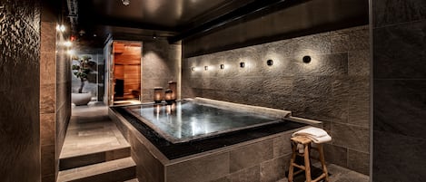 Sauna, hot tub, steam room, massages