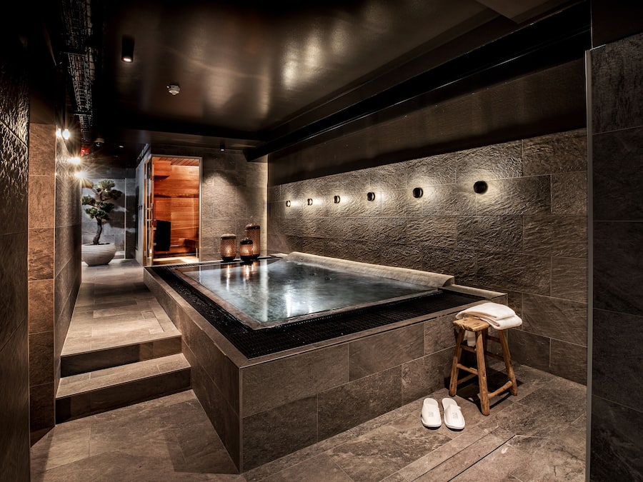 Sauna, hot tub, steam room, massages