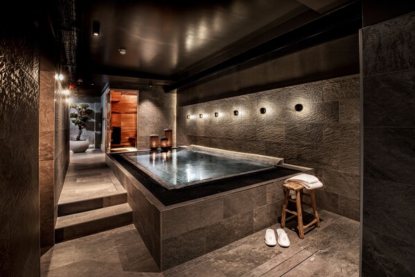 Sauna, spa tub, steam room, massages