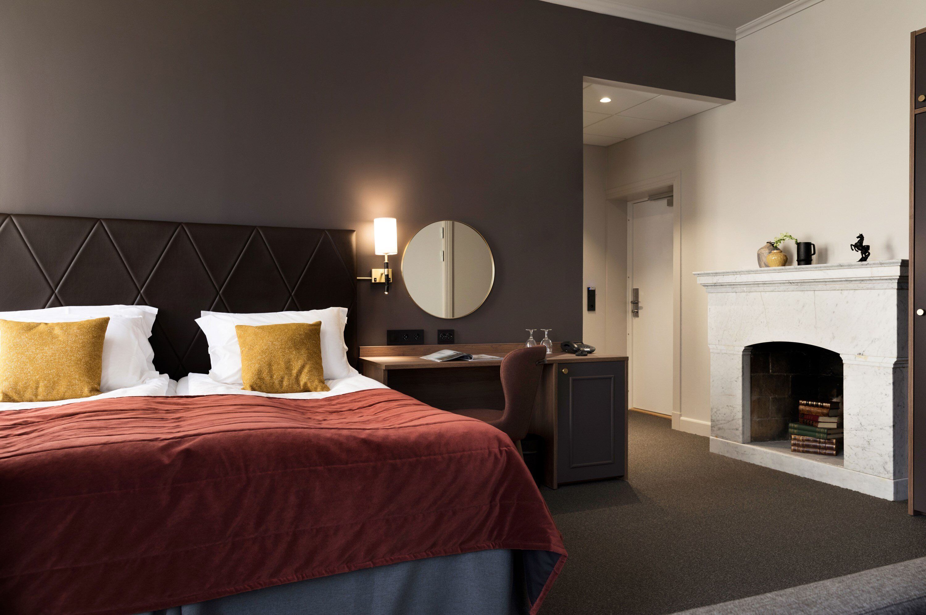 family room | hypo-allergenic bedding, minibar, in-room safe, desk