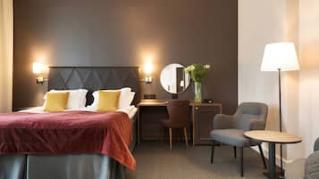 Allergitestet sengetøy, minibar, safe på rommet og skrivebord