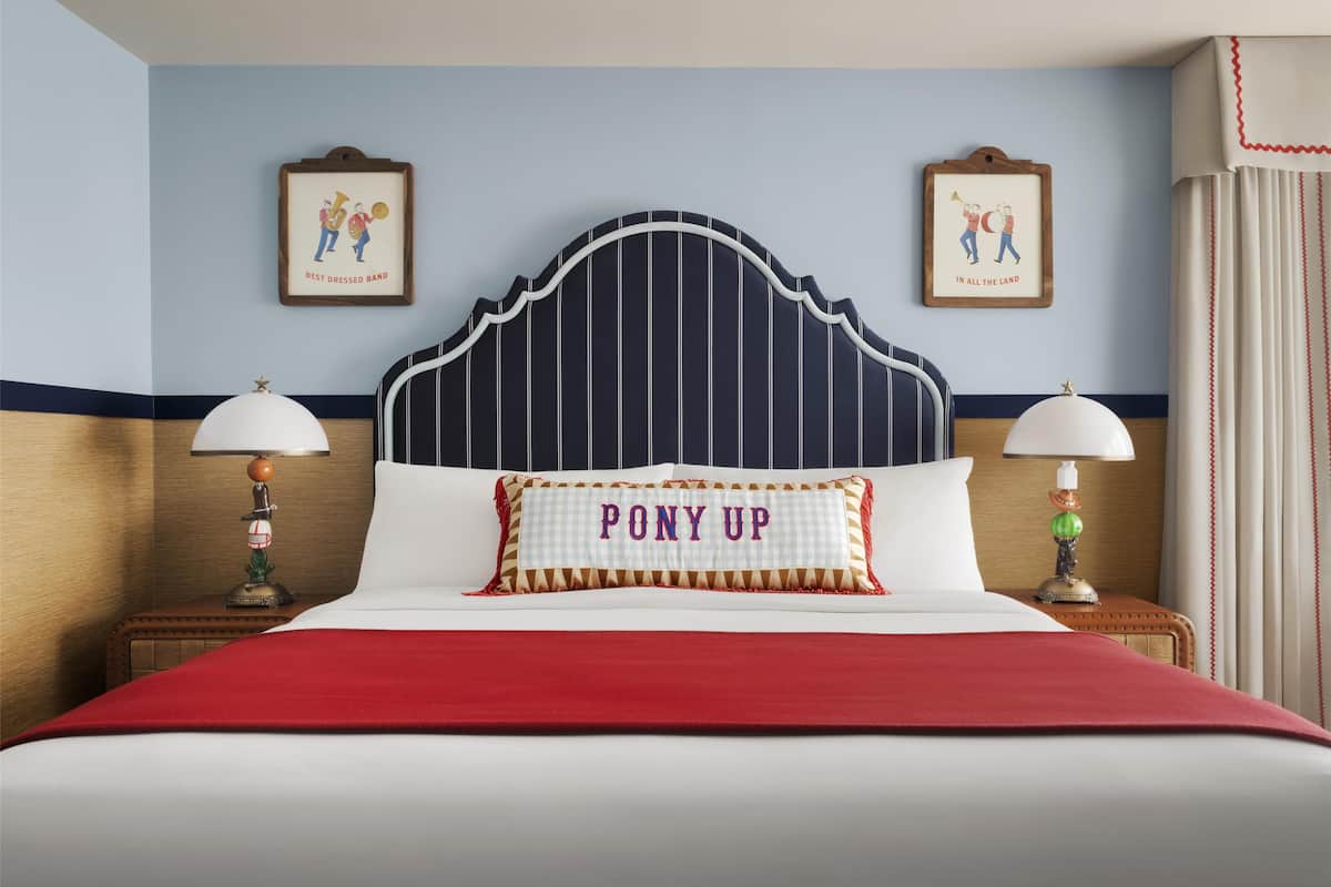Egyptian cotton sheets, premium bedding, in-room safe, desk