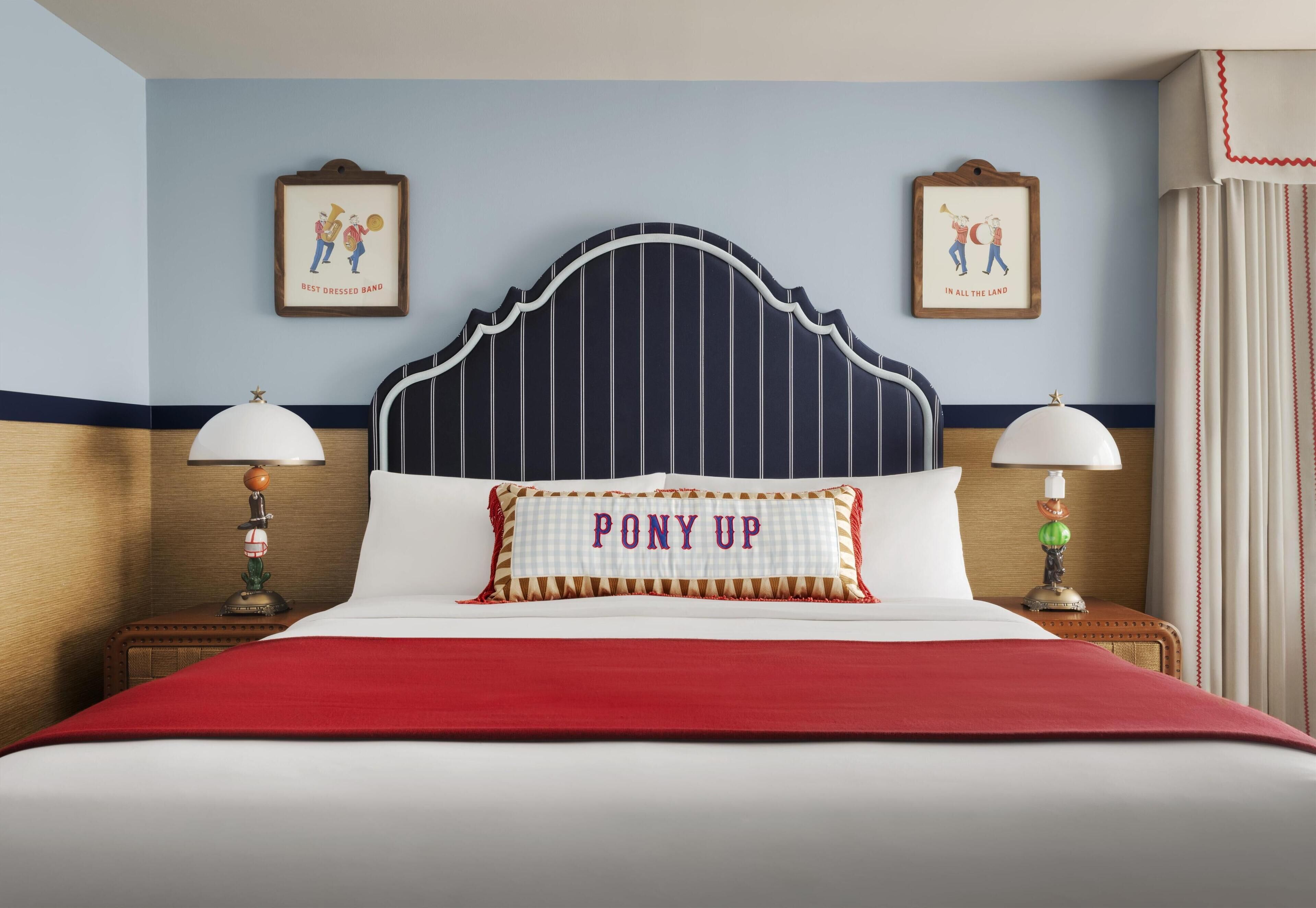 Egyptian cotton sheets, premium bedding, in-room safe, desk