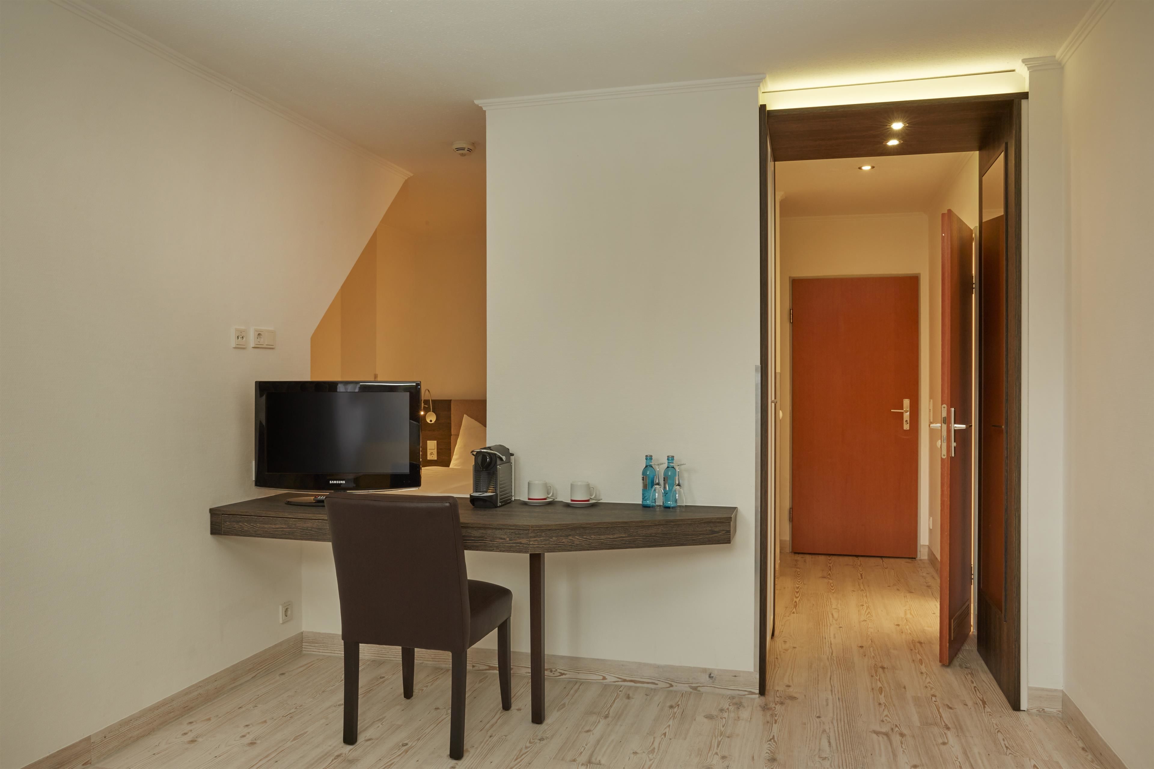 family studio, 1 bedroom | premium bedding, pillow-top beds, desk, laptop workspace