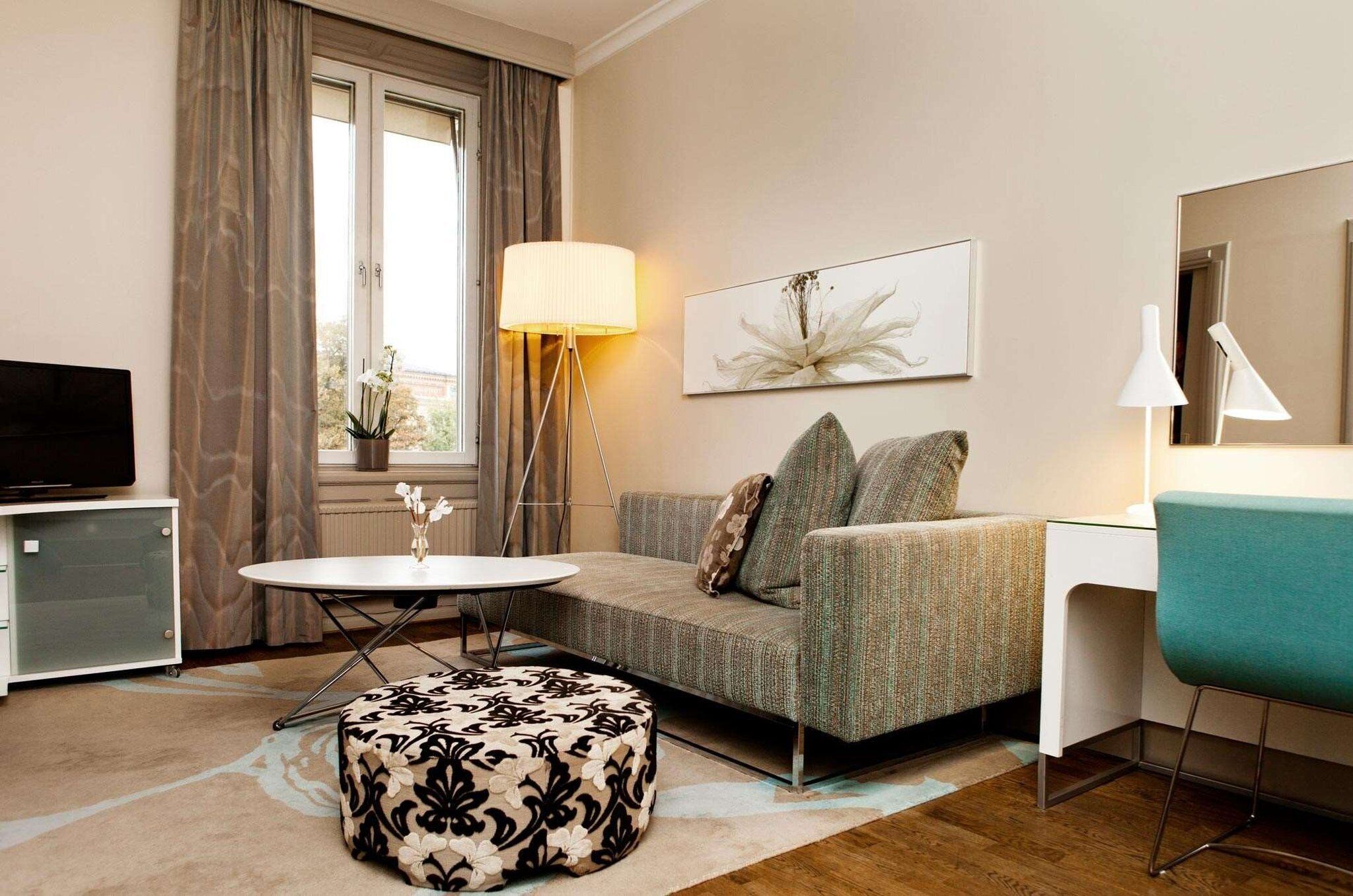 hypo-allergenic bedding, minibar, in-room safe, desk