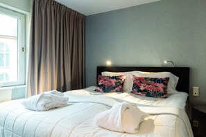 Deluxe Double Room | Hypo-allergenic bedding, minibar, in-room safe, desk - Elite Hotel Stockholm Plaza (Stockholm)