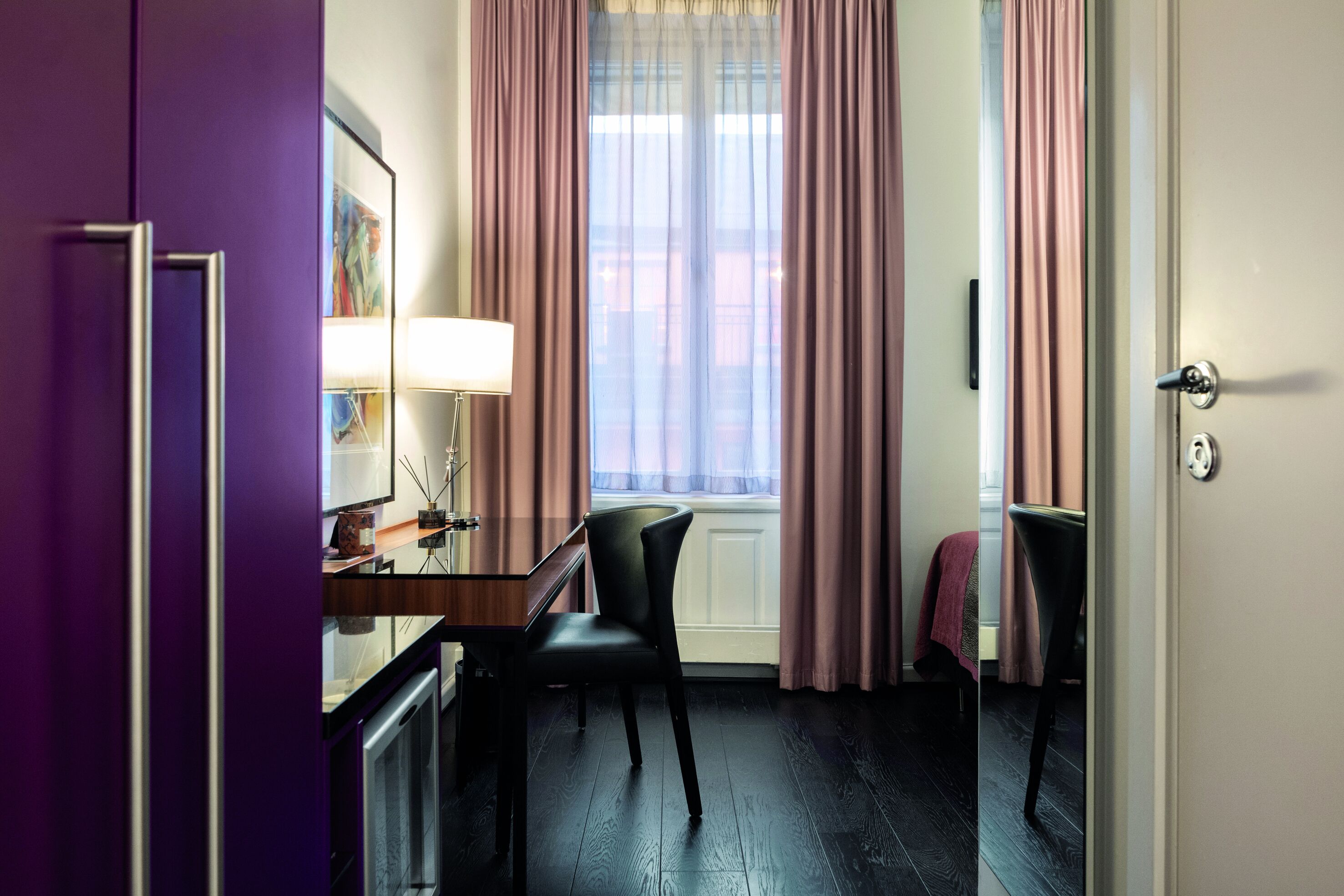 standard single room | living area | flat-screen tv