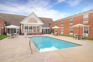 Seasonal outdoor pool