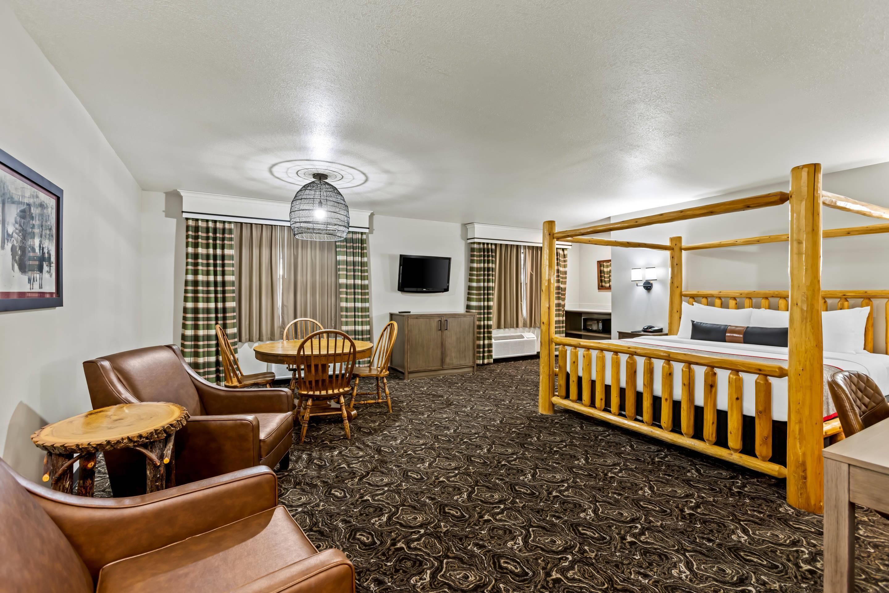 ห้องสวีท, เตียงคิงไซส์ 1 เตียง และโซฟาเบด, ปลอดบุหรี่ | Wi-Fi ฟรี, ผ้าปูที่นอน