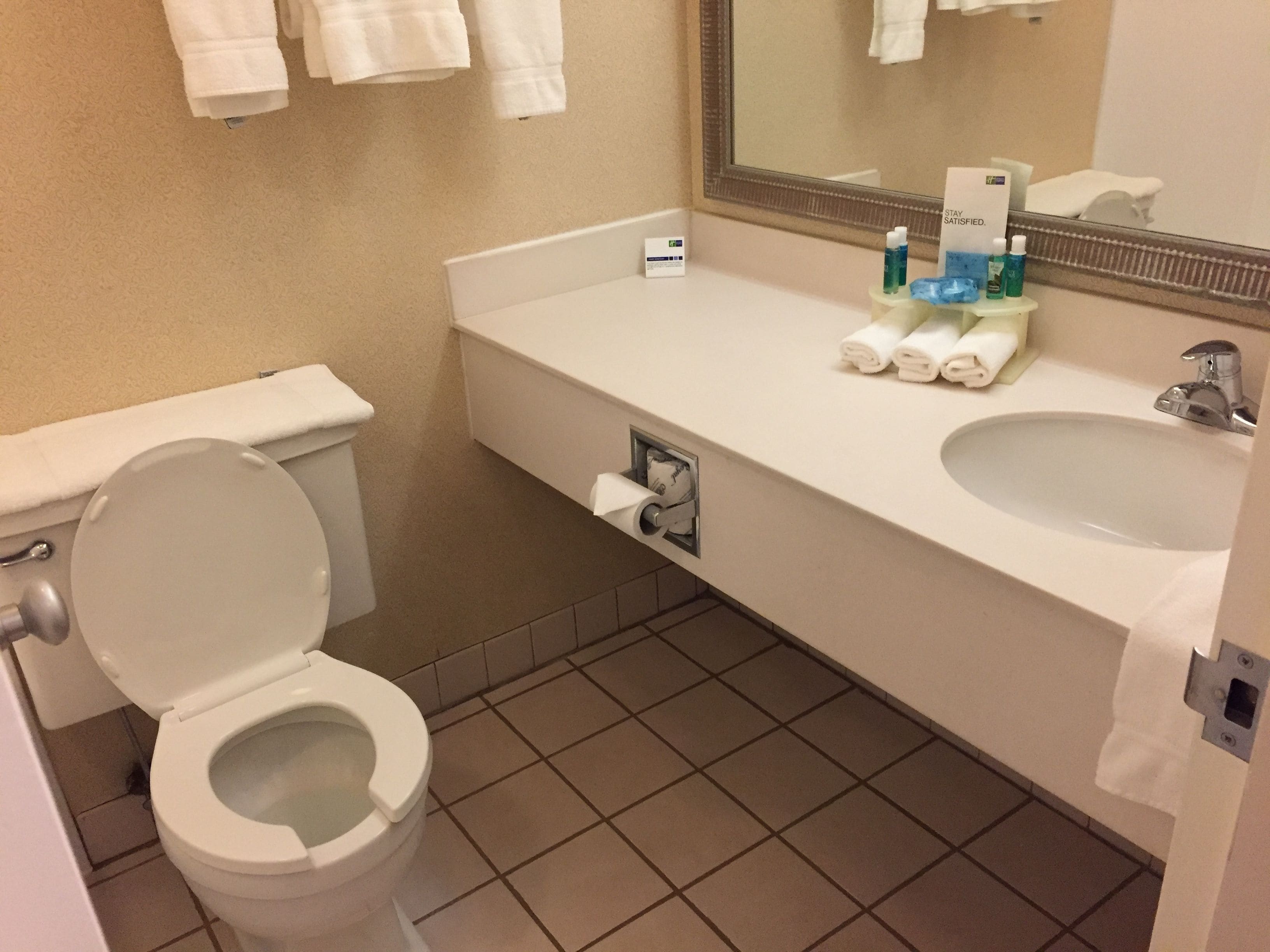 standard room | bathroom | combined shower/bathtub, hair dryer, towels