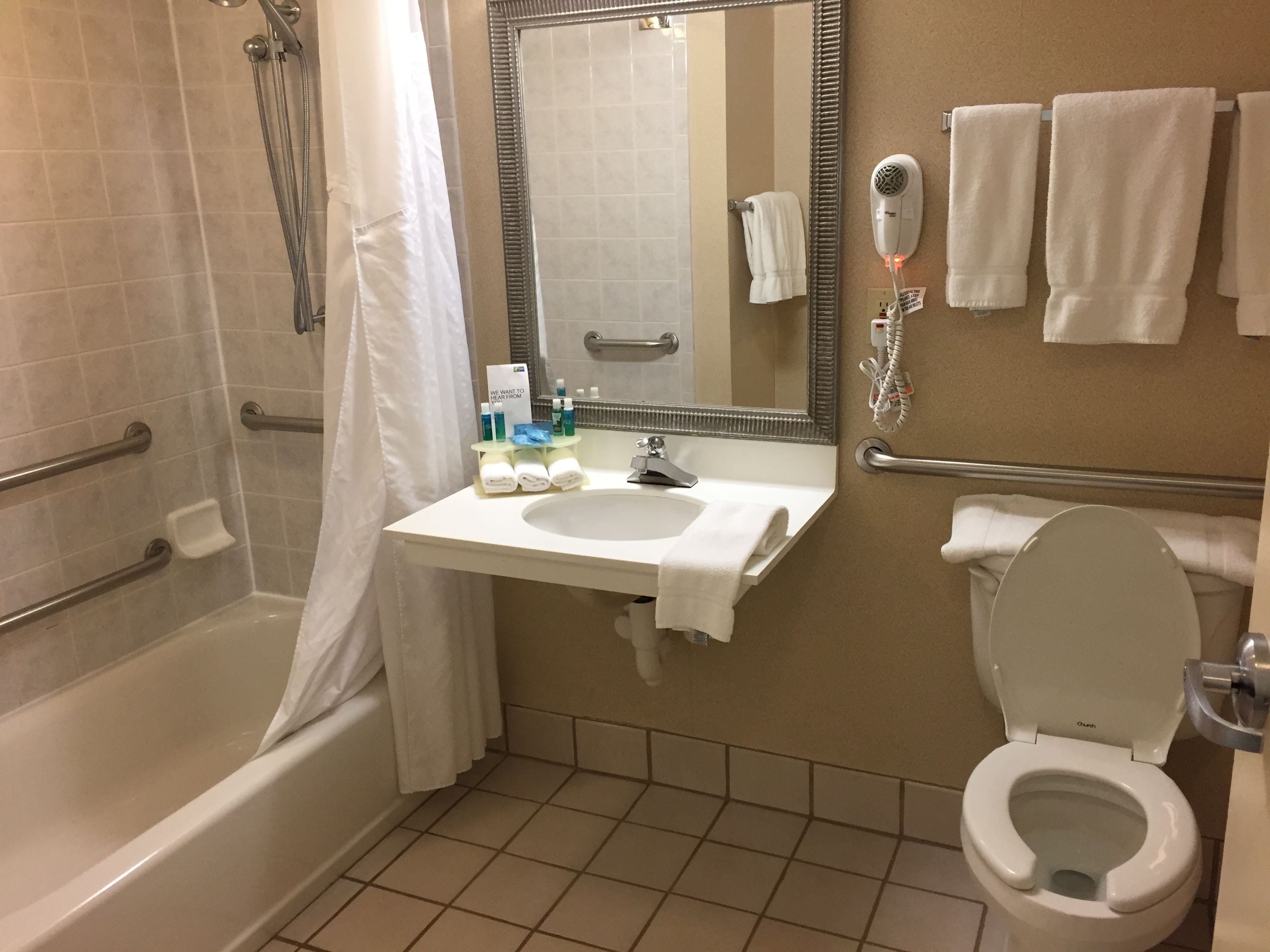 room, 1 king bed, accessible, bathtub (hearing, mobility) | bathroom | combined shower/bathtub, hair dryer, towels