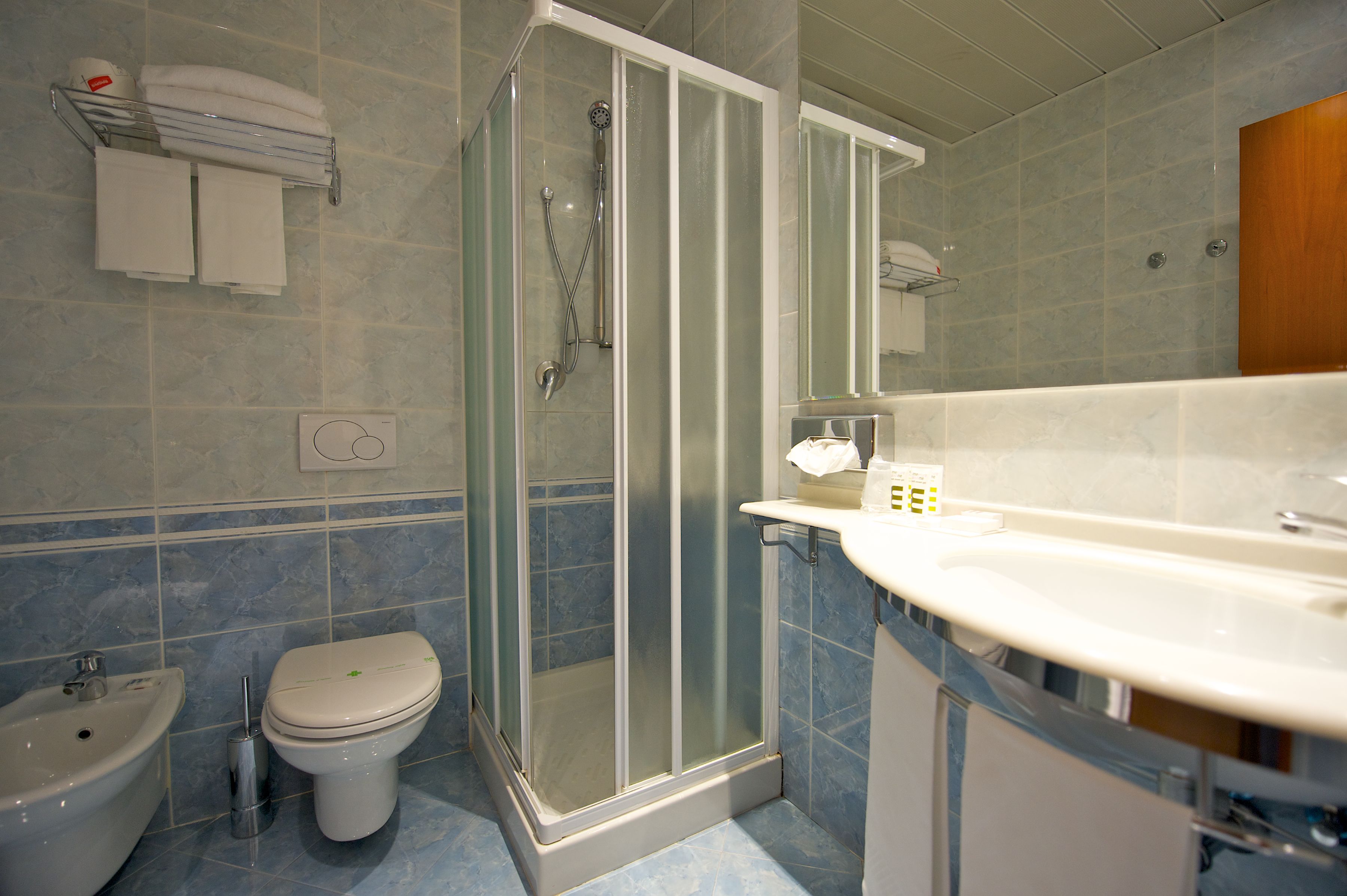 standard room, 1 double bed | bathroom | eco-friendly toiletries, hair dryer, bidet, towels