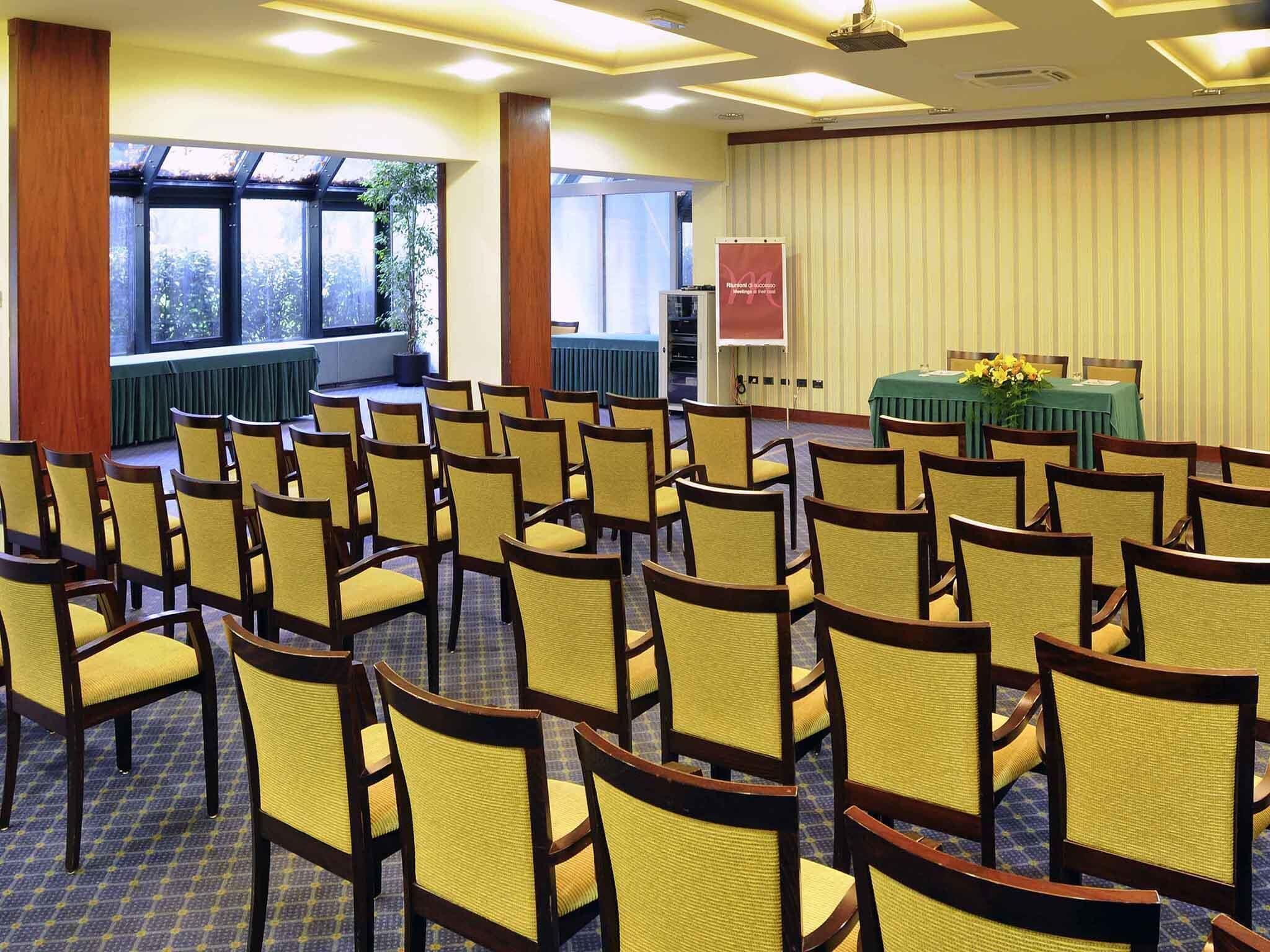Meeting facility