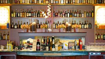 Bar (en la propiedad)